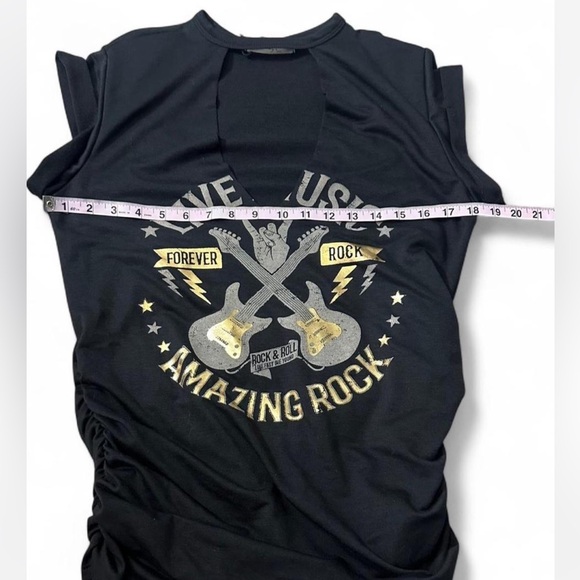 Retro Look ‎ Graphic Tee - Picture 13 of 15